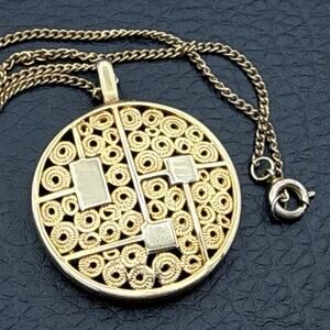 Vintage Sarah Coventry Necklace TIMELESS BEAUTY 1977 Circle Pendant 15in Chain